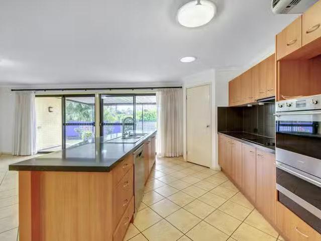 Nice 10 Columbus Place, Forest Lake, QLD 4078