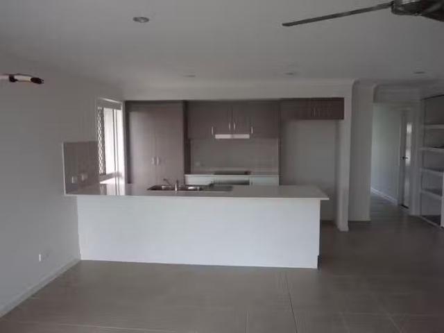 Deal! 10 Banner Court, Branyan, QLD 4670