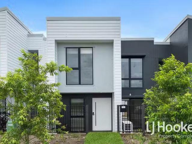 Deal! 10 Grampians Circuit, Yarrabilba, QLD 4207