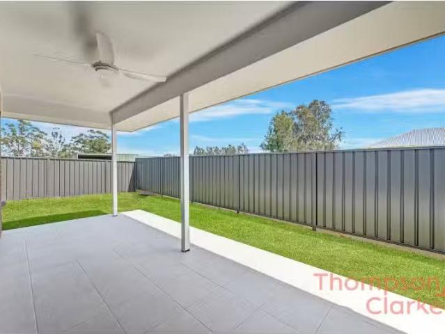 Charming 10 Dairyman Drive, Lochinvar House for rent Listed b.