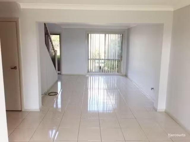 Nice 10 Kippax Avenue, Leumeah House for rent Listed by Campb.