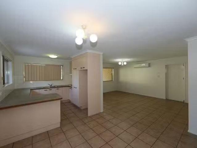 Cheap 10 Lilyvale Street, Mansfield QLD 4122