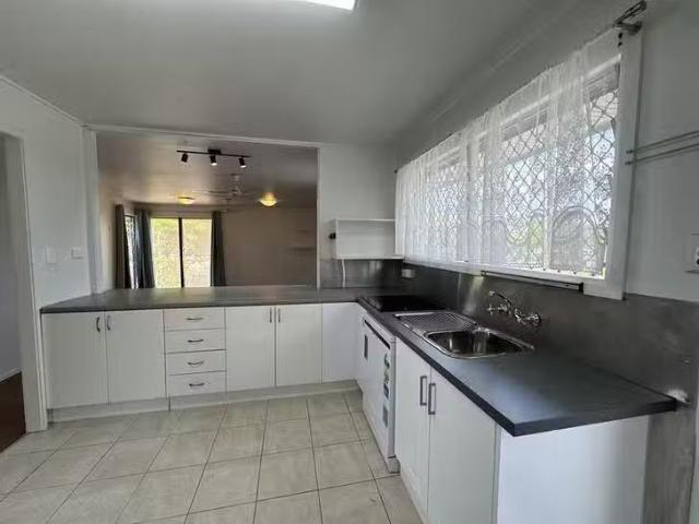 Nice 10 Nathan Street, Vincent, QLD 4814