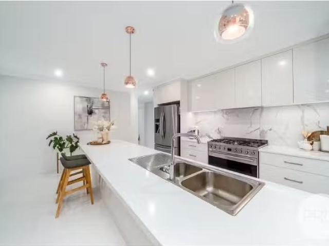 Nice 10 Nellywanna Street, Gobbagombalin House for rent Liste.