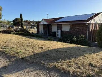 Charming 10 Selaru Way, Noarlunga Downs House for rent Listed.