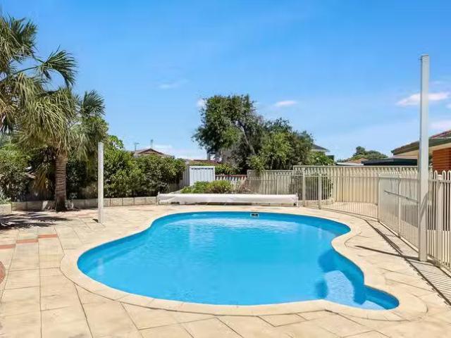 Rental! 10 Ponders Cove, Safety Bay, WA 6169