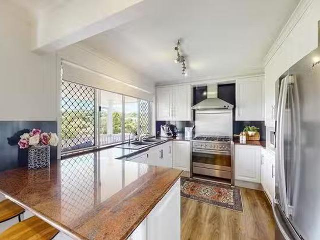 Charming 10 Peppertree Street, Sinnamon Park, QLD 4073