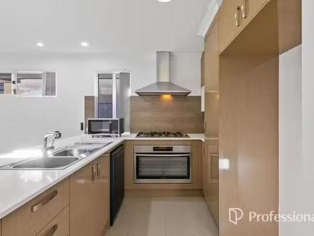 Rental! 10 Pryde Way, Eden Hill, WA 6054