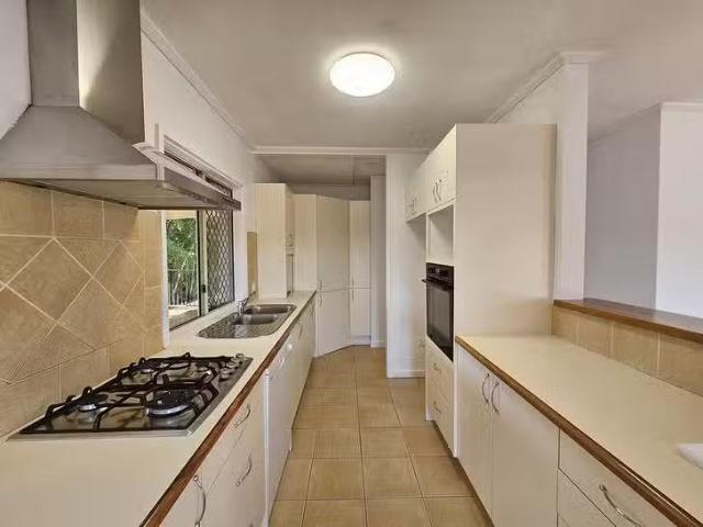 Deal! 10 Tolson Street, Upper Mount Gravatt, QLD 4122