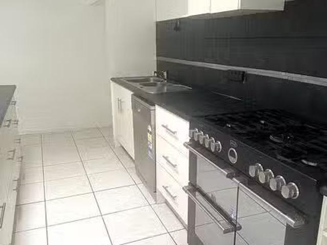For Rent! 10 Tamworth Drive, Helensvale, QLD 4212