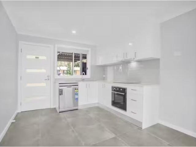 Charming 10a Hatchinson Crescent, Jamisontown House for rent.