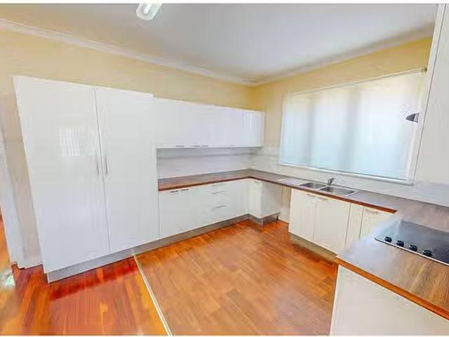 Unique 10B Woodley Crescent, Melville, WA 6156