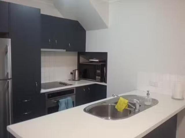 Deal! 1/140 Carmody Road, St Lucia, QLD 4067