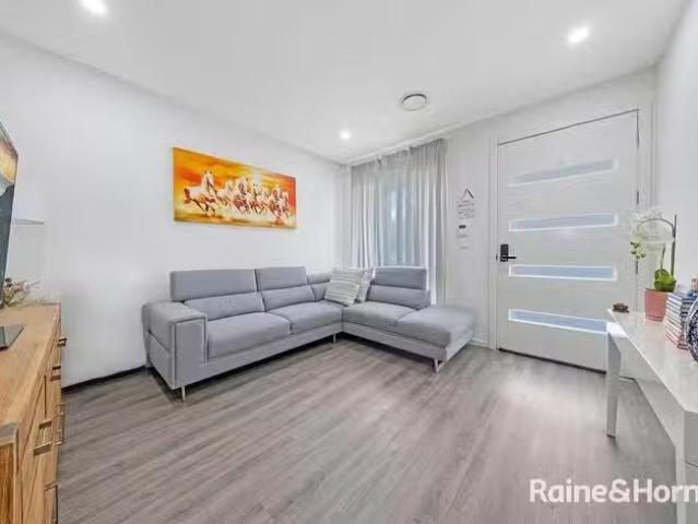 Cozy 114 Ketley Circuit, Marsden Park, NSW 2765