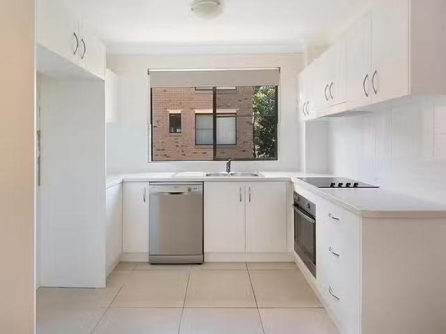 Unique 1/155 Central Avenue, Indooroopilly, QLD 4068