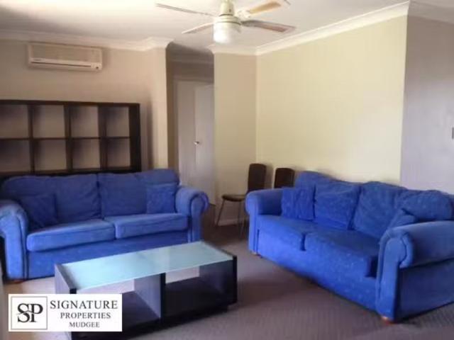 Deal! 1/15 Oporto Road, Mudgee Townhouse for rent Listed by E.