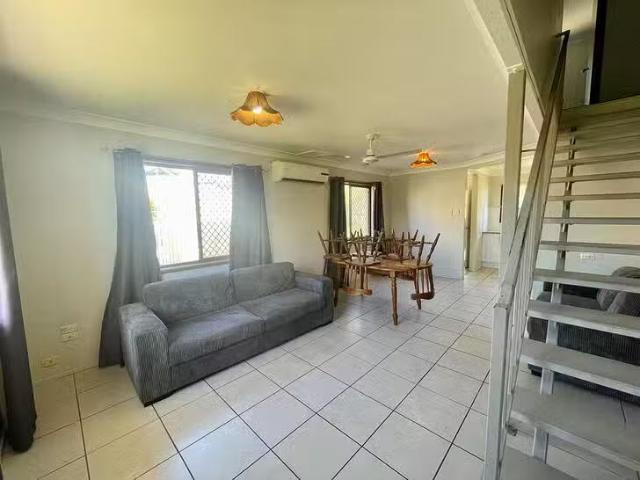 Just in! 1/15 Orr Avenue, Kawana, QLD 4701