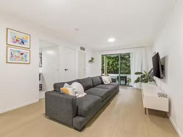 Cheap 1/16 Mordant Street, Ascot, QLD 4007