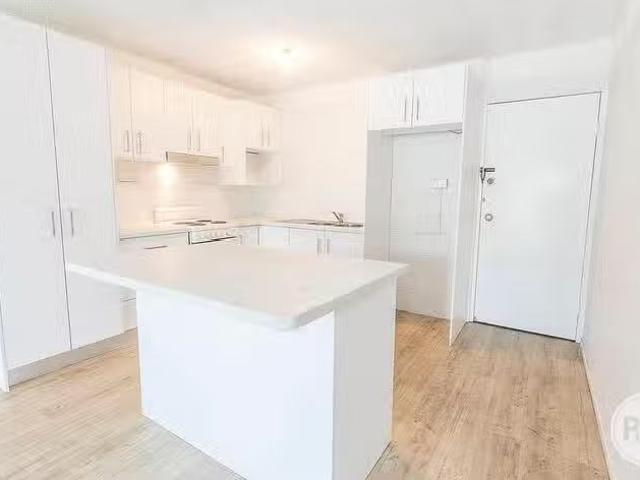 Unique 1/16 Ralston Street, West End, QLD 4810