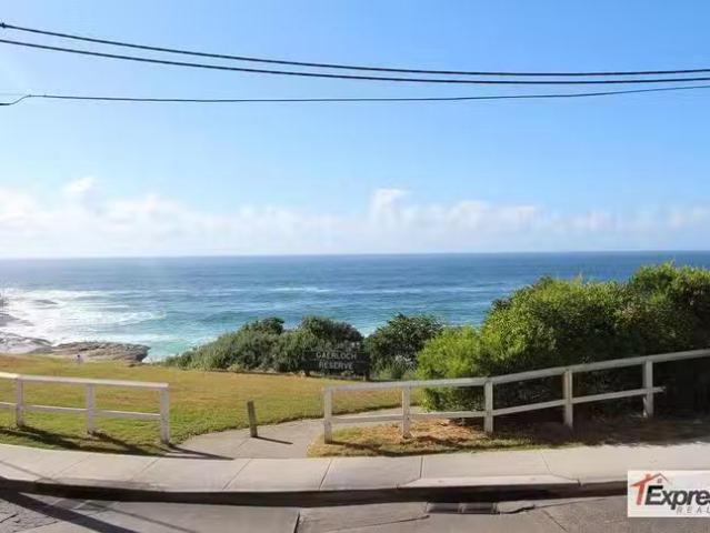 Deal! 1/17 Gaerloch Avenue, Tamarama, NSW 2026