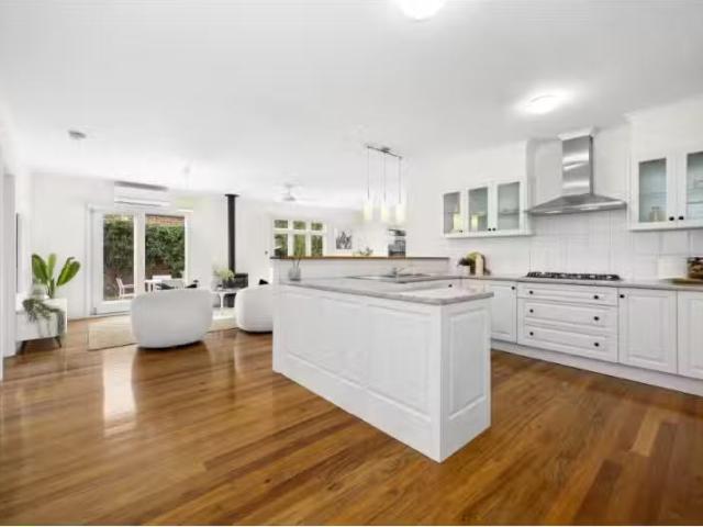 Just in! 1/17 Lancaster Avenue, Newcomb House for rent Listed.