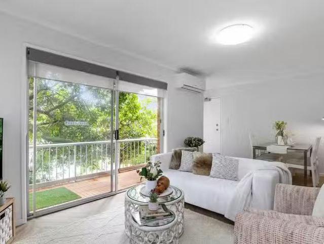 Deal! 1/18 North Street, Southport, QLD 4215