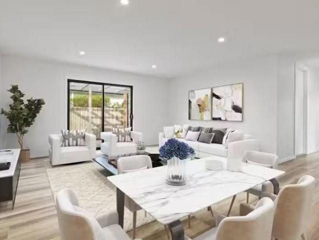 Cheap 1/18 Kalimna Street, Hamlyn Heights, VIC 3215 Townhous.