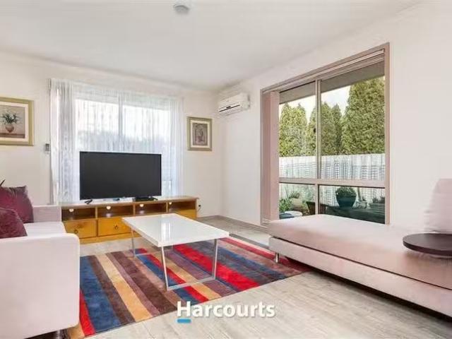 Deal! 1/19 Harmon Close, Berwick, VIC 3806