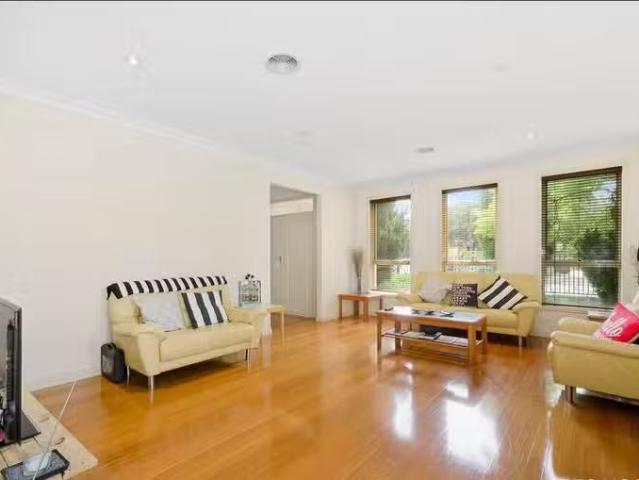 Deal! 119 The Avenue, Spotswood VIC 3015