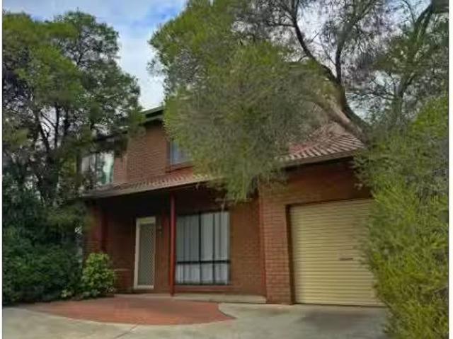 Cozy 1/11 Ford Street, Queanbeyan Townhouse for rent Listed b.