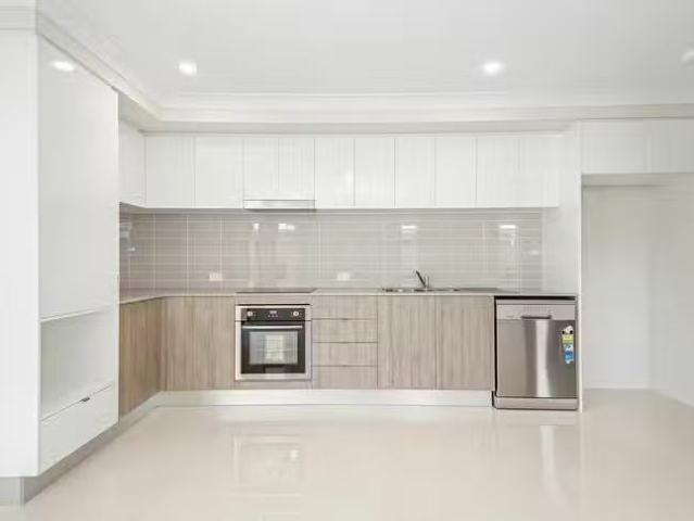 Unique 1/11 Stinson Way, Logan Reserve, QLD 4133