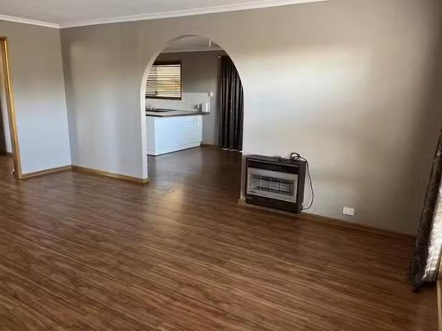 Deal! 111 Stuart Road, Roxby Downs, SA 5725