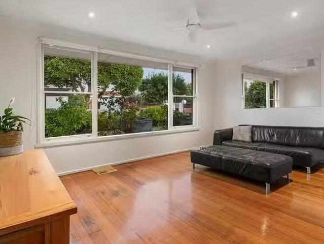Charming 1/11 William Street, Bulleen, VIC 3105