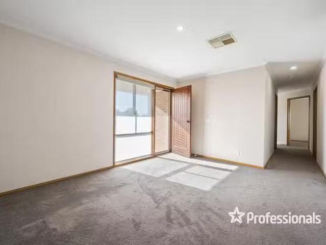 Deal! 1/12 Raven Court, West Wodonga, VIC 3690