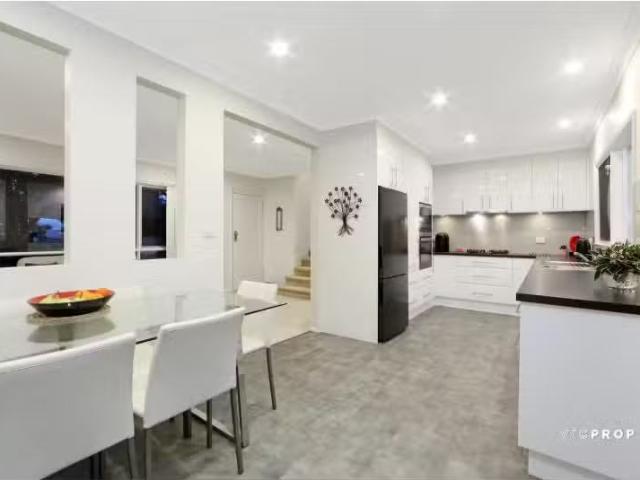 Just in! 1/12 Stirling Street, FERNTREE GULLY House for rent.