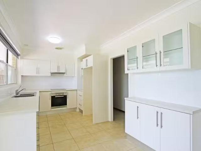 For Rent! 1138 New England Hwy, Lochinvar House for rent List.