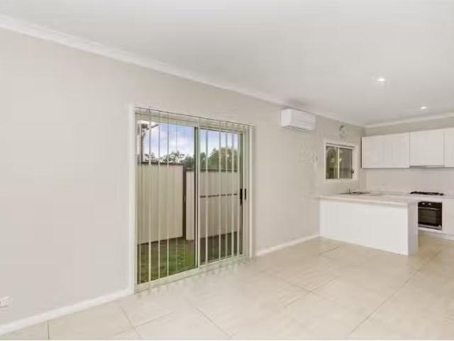 Nice 1/13a Terrigal Street, MORISSET Apartment for rent Liste.