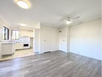 Just in! 1/1 5 Weatherly Close, NELSON BAY Apartment for rent.