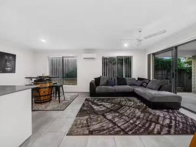 For Rent! 11 Chamberlain Rise, Ormeau Hills, QLD 4208