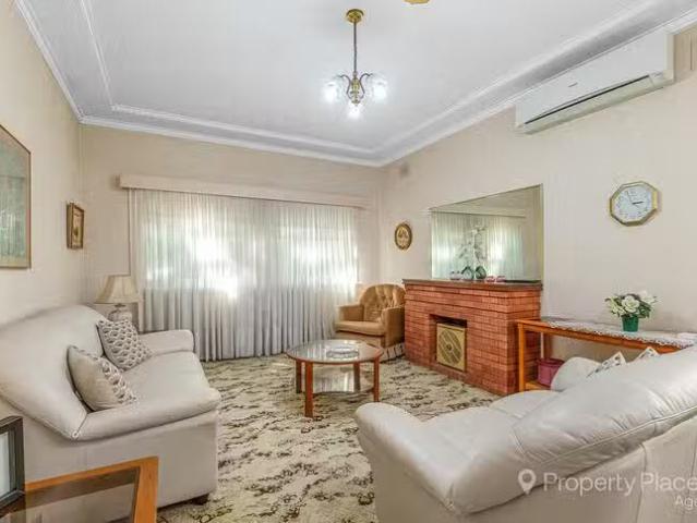 Cozy 11 Chick Street, Roselands, NSW 2196