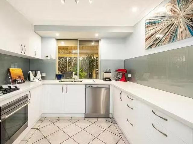 Cheap 11 Berberis Way, Forrestfield, WA 6058