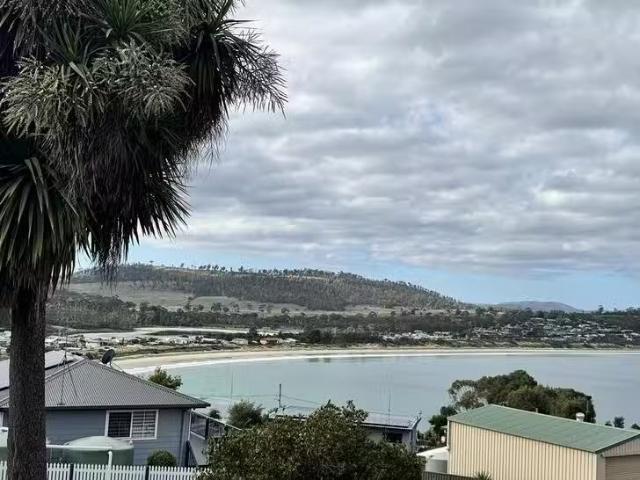 Just in! 11 Brown Hawk Road, Primrose Sands, TAS 7173