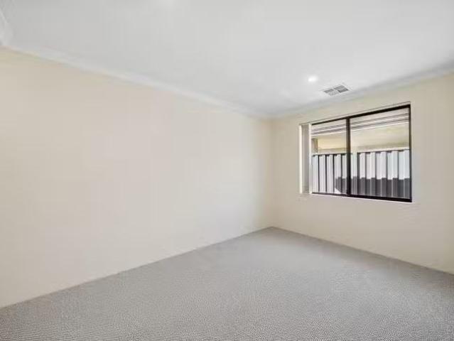 Rental! 11 Exmoor Way, Forrestdale, WA 6112