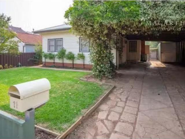 Deal! 11 Heath Street, TURVEY PARK House for rent Listed by L.