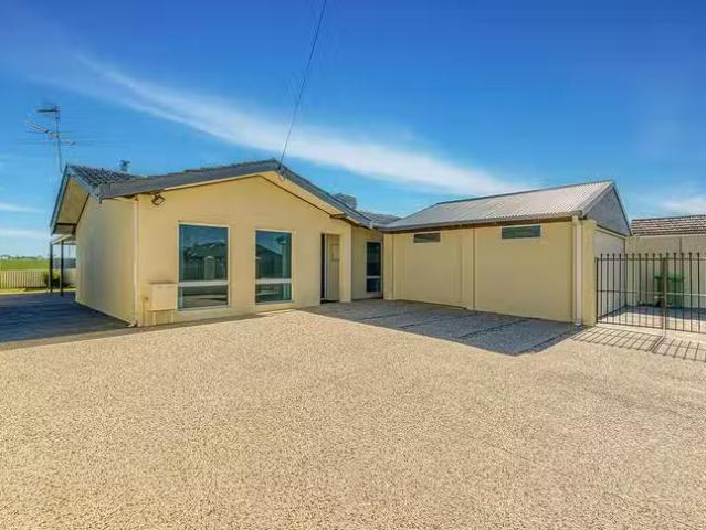 Rental! 11 Okewood Way, Morley, WA 6062