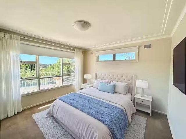 Cozy 11 Mavor Crescent, Frenchs Forest, NSW 2086