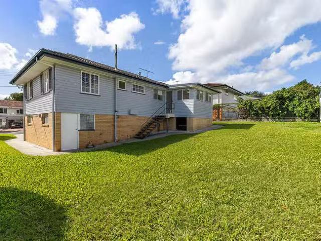 New 11 Mirang Street, Mansfield, QLD 4122