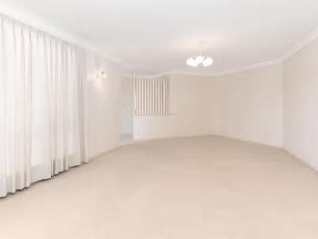 Nice 11 Silbert Circle, Winthrop, WA 6150