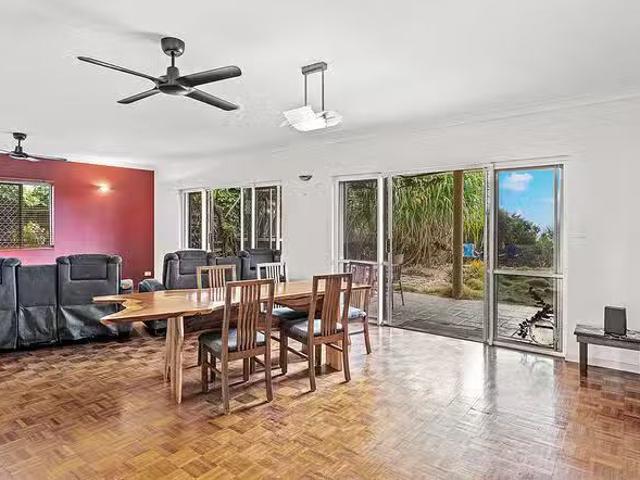 Just in! 11 Panoramic Court, Cannonvale, QLD 4802