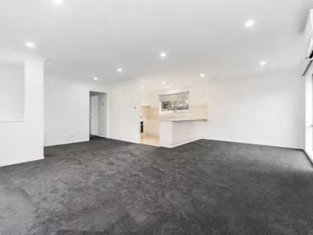 Deal! 11 Parkdale Drive, Carrum Downs, VIC 3201 House Leased